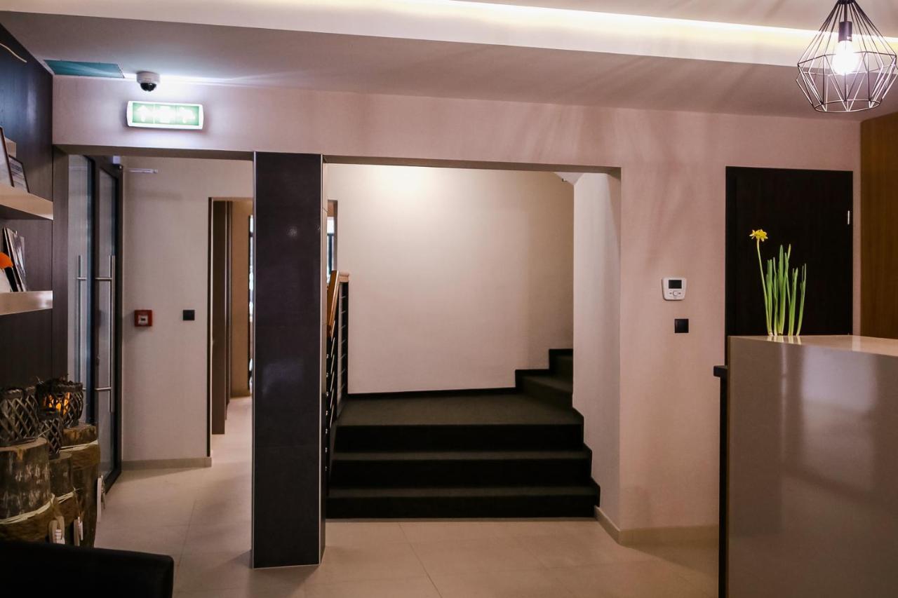 Sohaz Panzio Es Apartmanhaz Szolnok Exterior photo